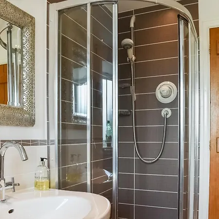 Hoopers End * Sedgwick